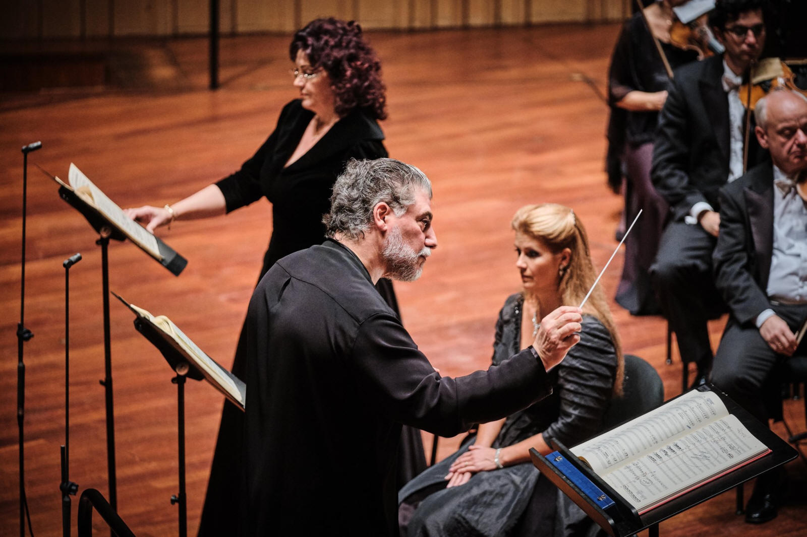 Jos Cura conducts Verdi Requiem, November 2019, Budapest.