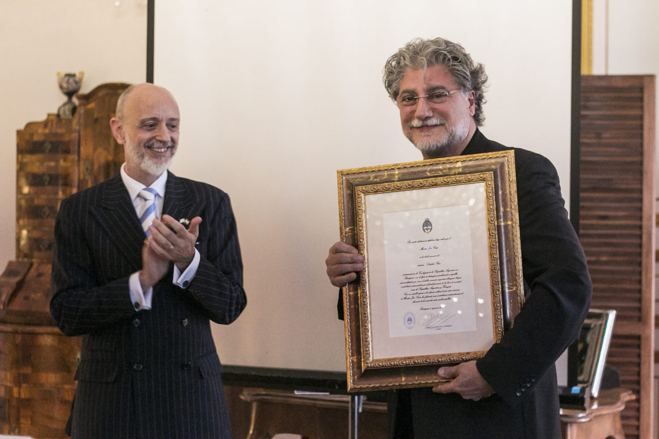 Jos Cura wins the Lazlo Biro Award, Budapest June 2019.
