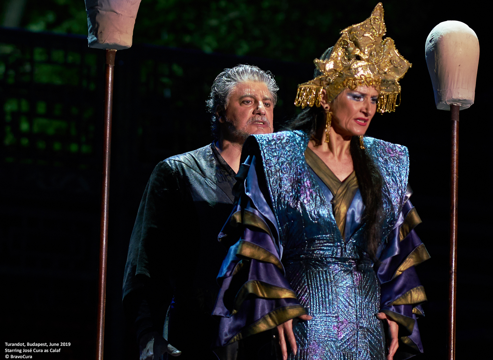 Jos Cura stars as Calaf in the 2019 Budapest production of Turandot.