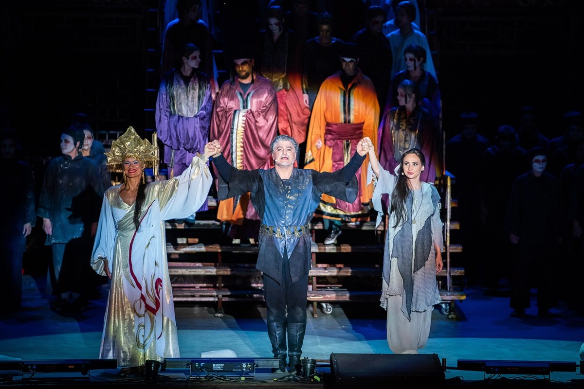 Jos Cura stars as Calaf in the 2019 Budapest production of Turandot.