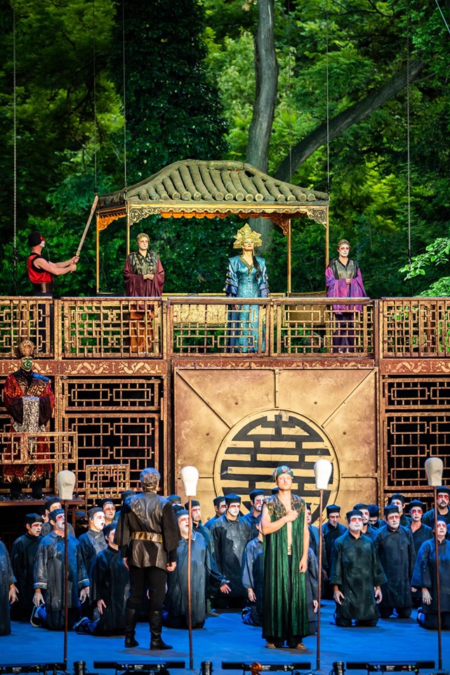 Jos Cura stars as Calaf in the 2019 Budapest production of Turandot.