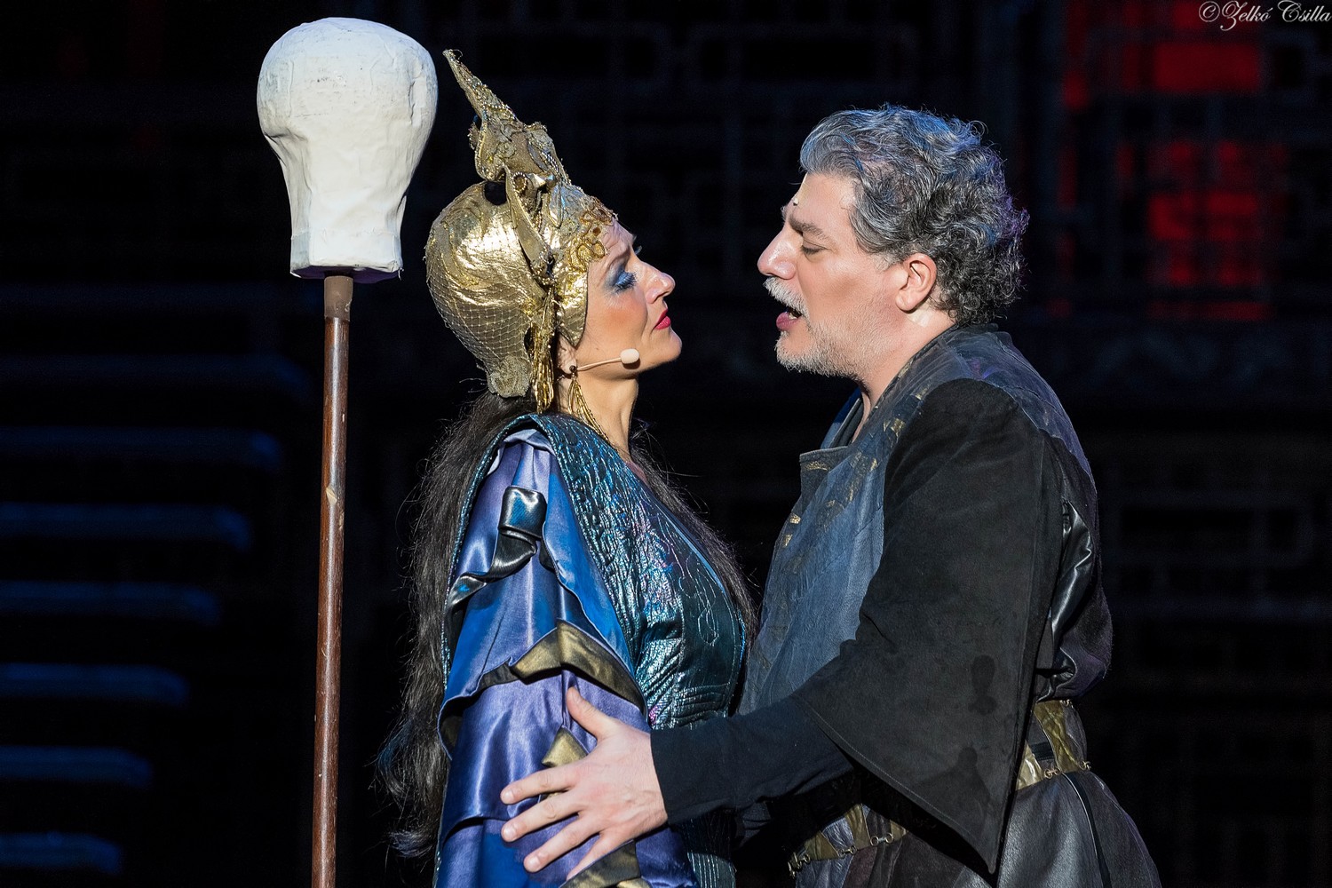 Jos Cura stars as Calaf in the 2019 Budapest production of Turandot.