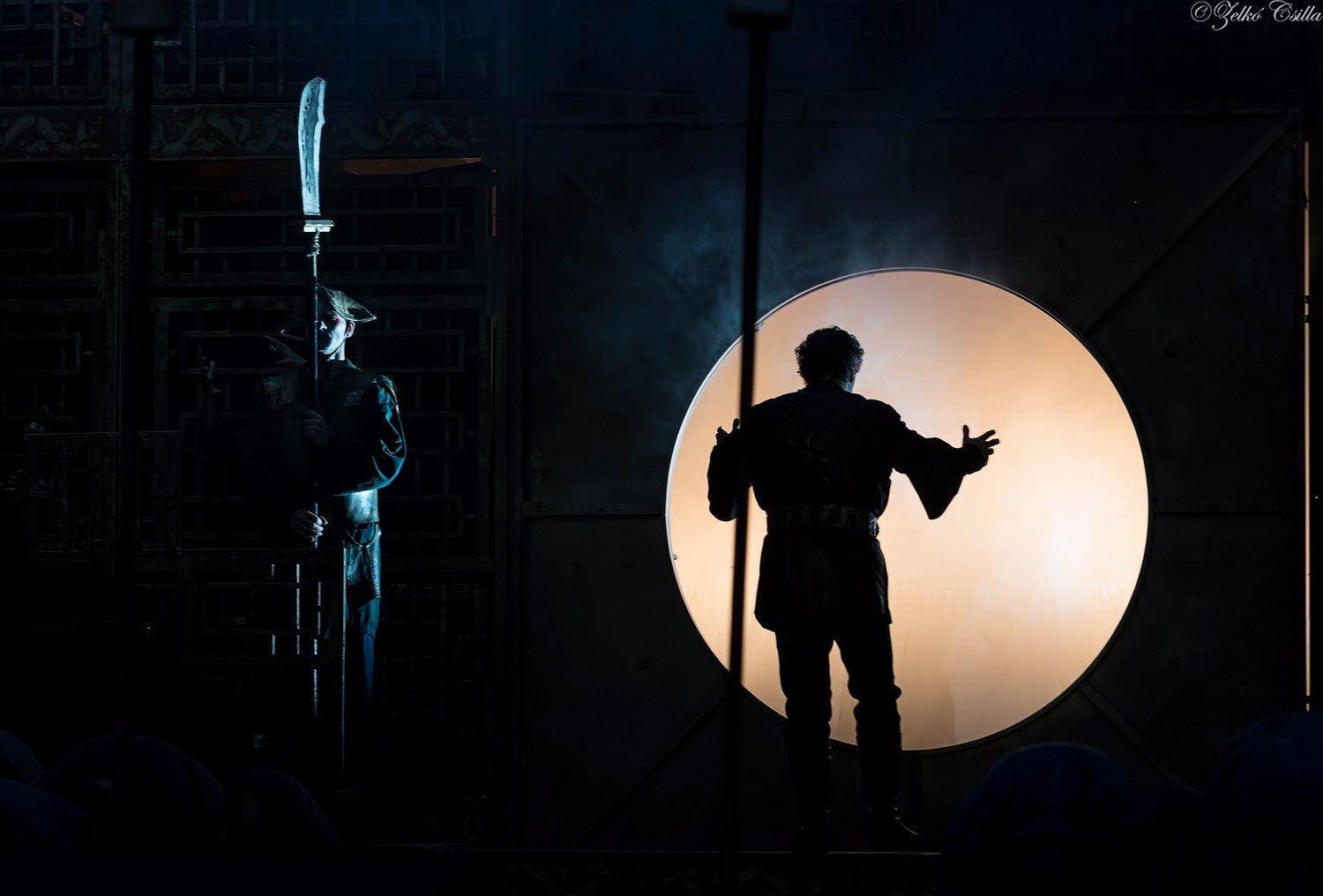 Jos Cura stars as Calaf in the 2019 Budapest production of Turandot.