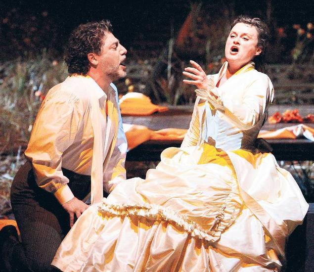 Jos Cura in the 2011 Berlin production of Samson et Dalila.