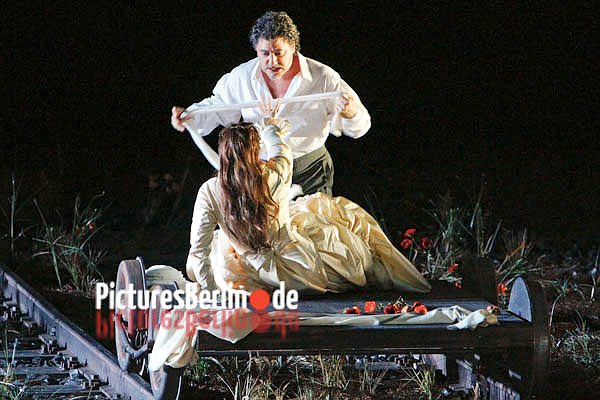 Jos Cura in the 2011 Berlin production of Samson et Dalila.