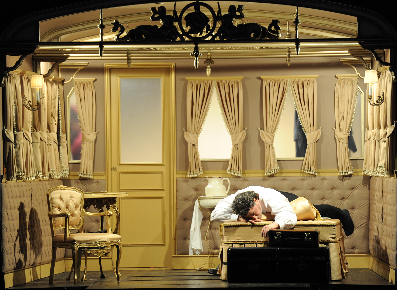 Jos Cura in the 2011 Berlin production of Samson et Dalila.